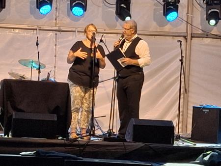 Monika Ribnikar iz KUD Pod lipo Adergas je predstavila dejavnost njihovega društva